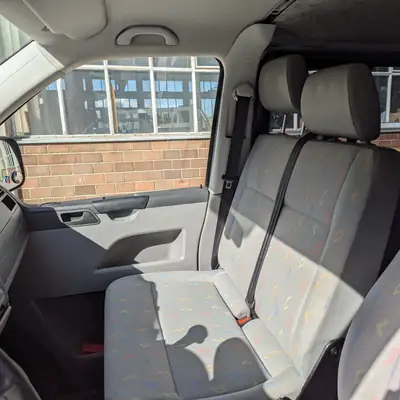 VW T5 2.5 TDI PD — Utilitaire fiable, seulement 29 000 km, moteur robuste — Miniatura 10