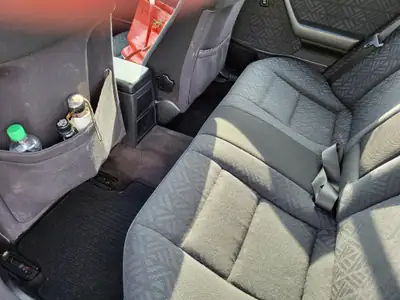 Mercedes-Benz C 180 Élégance 1995 — Berline classique à essence, sans accident — Miniatur 7