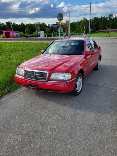 Mercedes-Benz C 180 Élégance 1995 — Berline classique à essence, sans accident — Miniatur 18