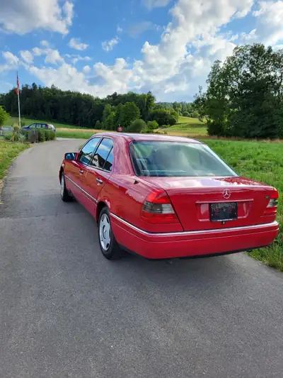 Mercedes-Benz C 180 Élégance 1995 — Berline classique à essence, sans accident — Miniatur 19