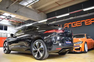 Jaguar I-PACE EV400 SE AWD — SUV électrique premium, 400 ch et 86'000 km — Miniature 11