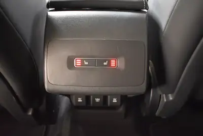 Jaguar I-PACE EV400 SE AWD — SUV électrique premium, 400 ch et 86'000 km — Miniature 17