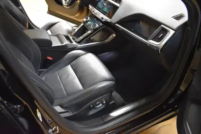 Jaguar I-PACE EV400 SE AWD — SUV électrique premium, 400 ch et 86'000 km — Miniature 31