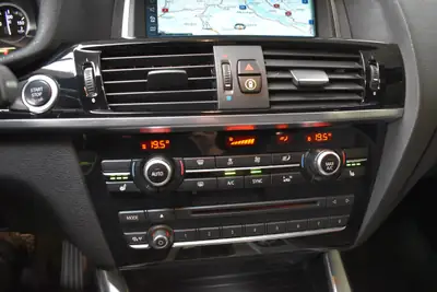 BMW X3 xDrive 20d M Sport — SUV diesel performant, 1ère main, équipements premium — Miniature 18