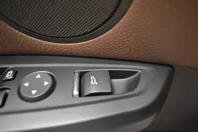 BMW X3 xDrive 20d M Sport — SUV diesel performant, 1ère main, équipements premium — Miniature 25