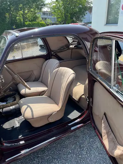 FIAT 500 C Topolino 1954 — Cabriolet vintage mythique, histoire sur quatre roues — Seitenansicht