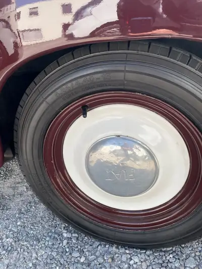 FIAT 500 C Topolino 1954 — Cabriolet vintage mythique, histoire sur quatre roues — Innenraum
