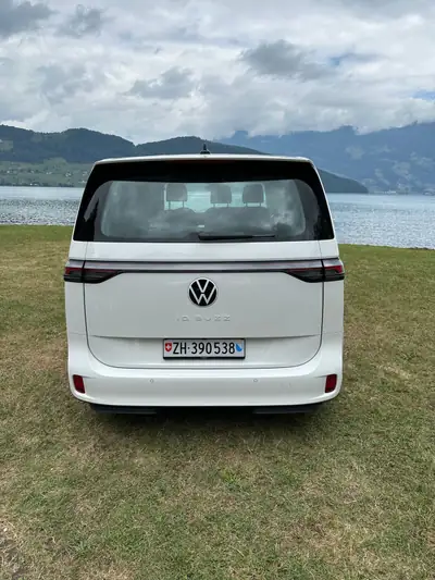 VW ID.Buzz Pro — Le minivan électrique réinventé, parfait pour l'aventure en famille — interior
