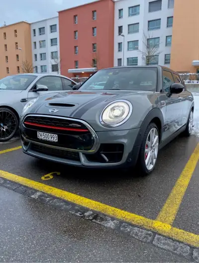 MINI Clubman Cooper John Cooper Works ALL4 — Performance et polyvalence en 6 portes — Seitenansicht