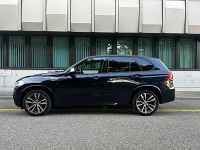 BMW X5M — SUV coupé de prestige, 575 ch et traction intégrale dynamique — cruscotto
