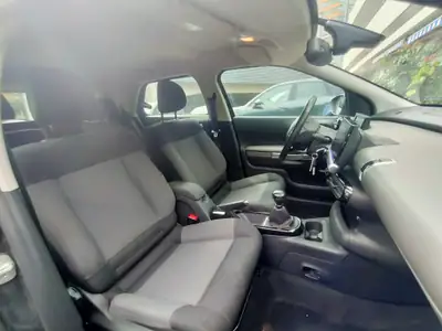 Citroën C4 Cactus 1.2 PureTech Feel — SUV urbain compact, entretien récent et pneus neufs — Miniatura 12