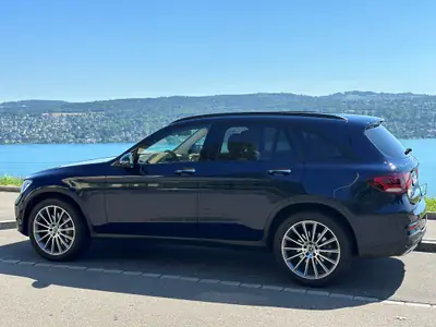 Mercedes-Benz GLC 300 AMG Line 4Matic — SUV hybride 258 ch, 31 000 km seulement — fianco
