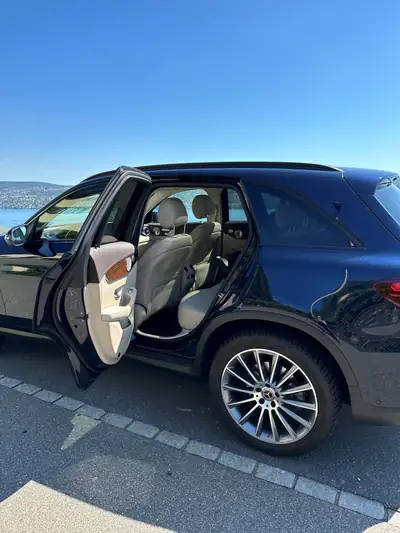 Mercedes-Benz GLC 300 AMG Line 4Matic — SUV hybride 258 ch, 31 000 km seulement — interni