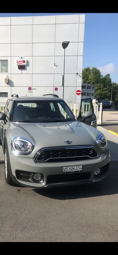 MINI Countryman Cooper SD ALL4 — SUV compact diesel, transmission automatique, entretien impeccable — arrière