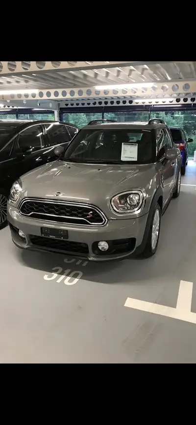 MINI Countryman Cooper SD ALL4 — SUV compact diesel, transmission automatique, entretien impeccable — vue extérieure