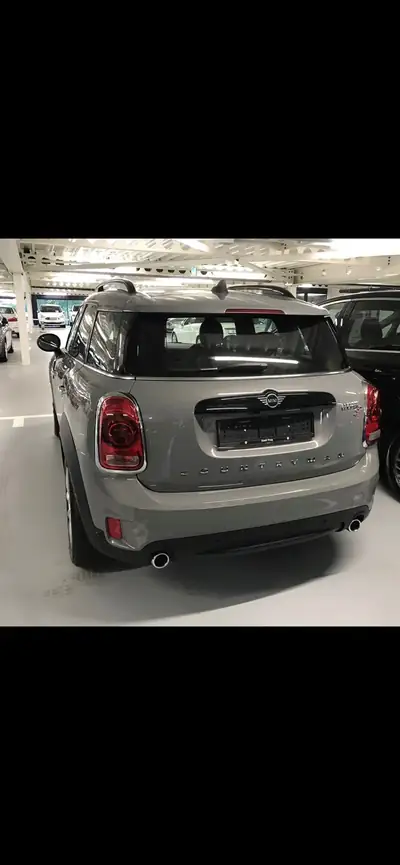 MINI Countryman Cooper SD ALL4 — SUV compact diesel, transmission automatique, entretien impeccable — intérieur