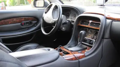 Aston Martin DB7 Vantage 2001 — Coupé sport anglais mythique, 416 ch, exemplaire unique — Armaturenbrett