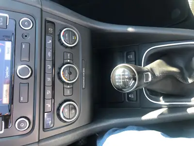 VW Golf Cabrio 1.2 TSI — Cabriolet élégant, entretien complet, prêt à rouler — Miniature 8