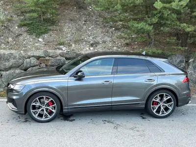 Audi SQ8 50 TDI Quattro — SUV coupé premium, 435 ch diesel, 56 700 km — exterior view