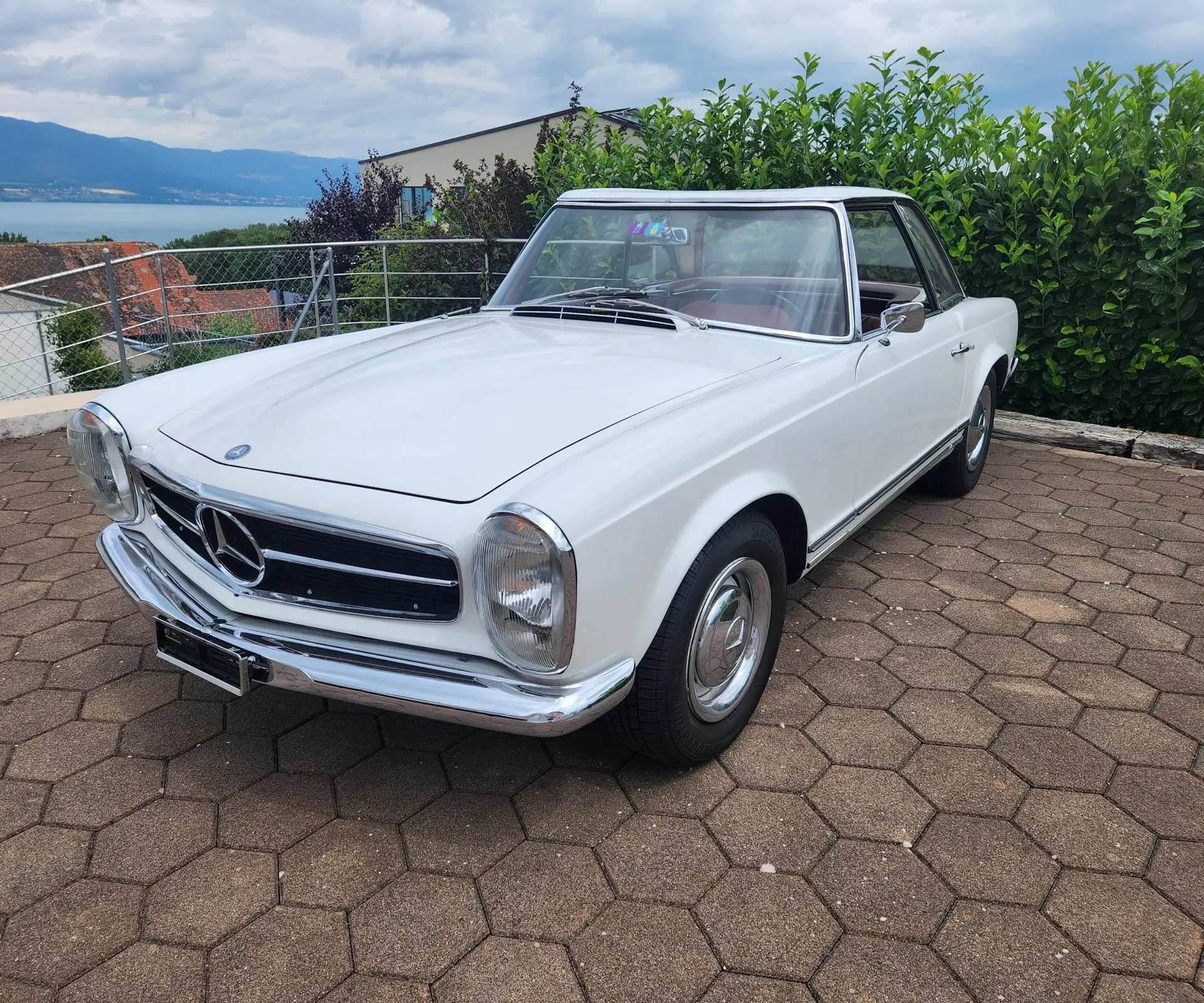 Mercedes-Benz SL 230 Pagode 1965 — Chef-d'œuvre cabriolet vintage, état impeccable — vista esterna