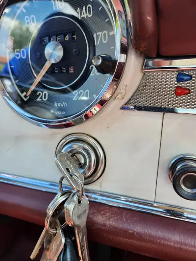 Mercedes-Benz SL 230 Pagode 1965 — Chef-d'œuvre cabriolet vintage, état impeccable — Miniatura 13