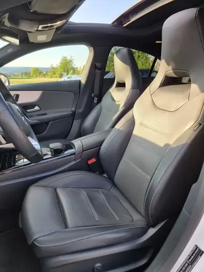 Mercedes-Benz CLA 250 4Matic AMG Line — Berline sportive, première main, 68'000 km — Miniatur 7