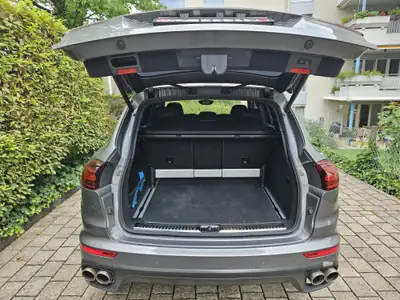Porsche Cayenne S Diesel — SUV premium robuste, sans sinistre, garantie Porsche Approved — Heckansicht
