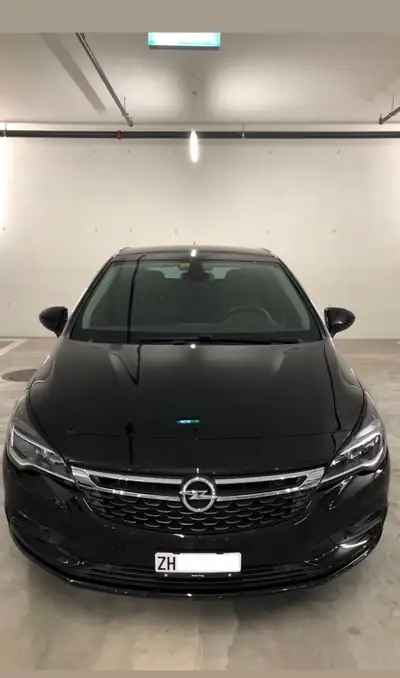 Opel Astra 1.4i Turbo Enjoy — Berline dynamique, 36 400 km seulement — vue extérieure