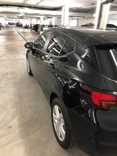 Opel Astra 1.4i Turbo Enjoy — Berline dynamique, 36 400 km seulement — arrière