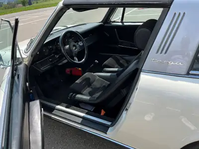 Porsche 911 2.4 E Targa — Classique cabriolet des années 1970, moteur atmosphérique — fianco