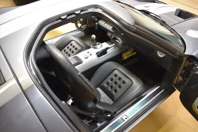 Ford GT 5.4 V8 — Légendaire muscle car américain, seulement 1600 km au compteur — Miniature 21