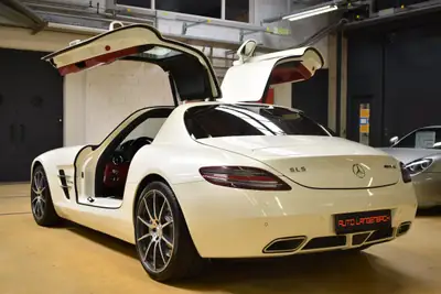 Mercedes-Benz SLS 63 AMG — Superbe coupé sportif 571 ch, seulement 22'000 km — intérieur