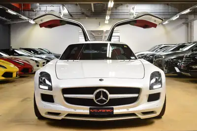 Mercedes-Benz SLS 63 AMG — Superbe coupé sportif 571 ch, seulement 22'000 km — Miniature 9