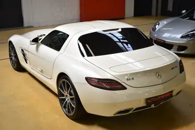 Mercedes-Benz SLS 63 AMG — Superbe coupé sportif 571 ch, seulement 22'000 km — Miniature 7