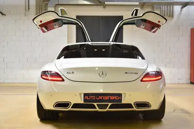 Mercedes-Benz SLS 63 AMG — Superbe coupé sportif 571 ch, seulement 22'000 km — Miniature 12