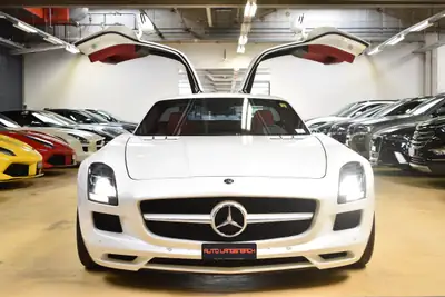 Mercedes-Benz SLS 63 AMG — Superbe coupé sportif 571 ch, seulement 22'000 km — Miniature 10
