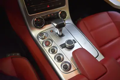 Mercedes-Benz SLS 63 AMG — Superbe coupé sportif 571 ch, seulement 22'000 km — Miniature 23