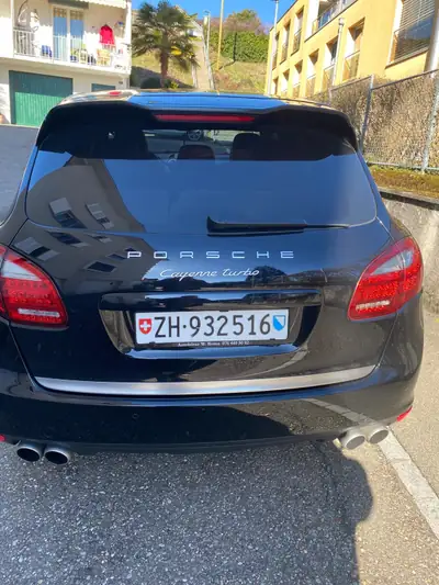 Porsche Cayenne Turbo 2010 — SUV sportif 500 ch, sans sinistre, tout-terrain affirmé — Miniatur 9