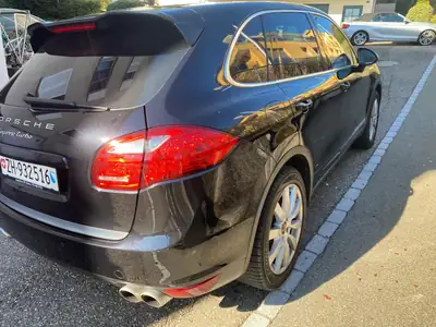 Porsche Cayenne Turbo 2010 — SUV sportif 500 ch, sans sinistre, tout-terrain affirmé — Miniatur 7