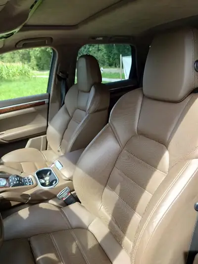 Porsche Cayenne Turbo 2010 — SUV sportif 500 ch, sans sinistre, tout-terrain affirmé — Miniatur 12