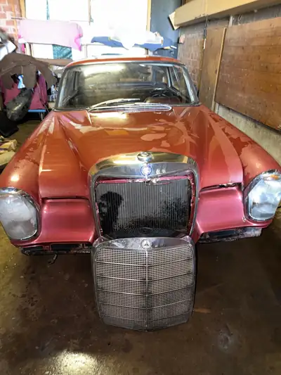 Mercedes-Benz 230 Coupé 1961 — Chef-d'œuvre vintage avec moteur 2.3L, 55 600 km — vista esterna