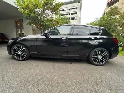 BMW M140i xDrive Steptronic — Berline sportive 340 ch, sans OPF et Akrapovic — fianco