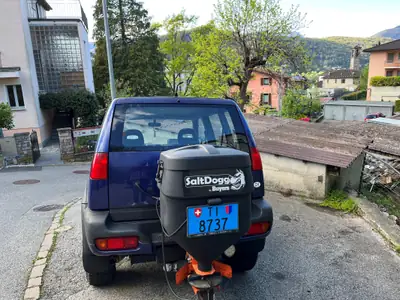 Nissan Terrano 2.4 — SUV robuste années 90, équipé déneigement, 105'000 km — interni