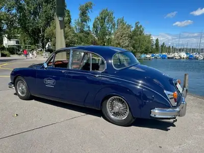 Jaguar MK 2 3.8 L — Berline de légende britannique, 220 ch authentiques — Heckansicht