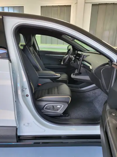 Renault Mégane E-TECH EV60 Iconic — Électrique performante, 26 000 km, pack vision avancée — Detail