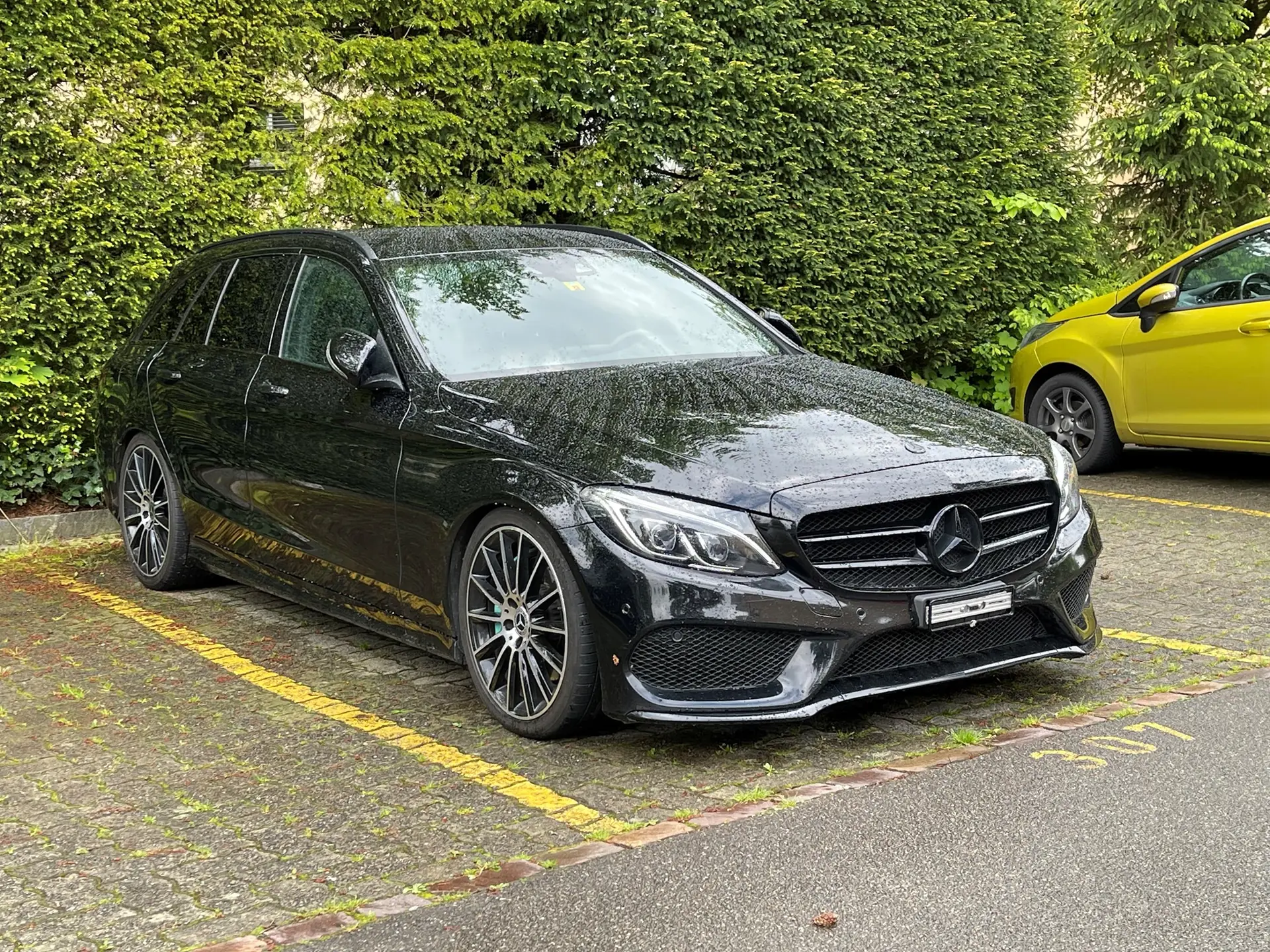 Mercedes-Benz C 250 d AMG Line 4Matic — Break diesel performant, 4x4 intégral — vista esterna