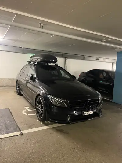 Mercedes-Benz C 250 d AMG Line 4Matic — Break diesel performant, 4x4 intégral — vista posteriore