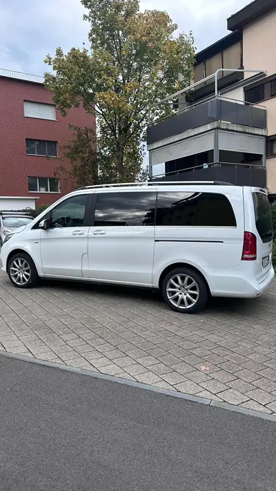 Mercedes-Benz V 250 BlueTEC Edition 1 — Monospace premium diesel, entretien impeccable — vista esterna