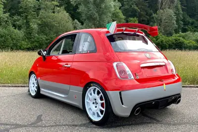 FIAT 500 Abarth Assetto Corse — Édition limitée 1 of 49, ultra-rare et performante — Heckansicht