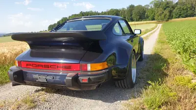 Porsche 911 Turbo 3.3 1979 — Légende turbo des années 70, 340 ch d'authenticité — côté